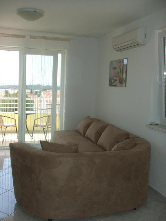 Apartments Diva Novalja Oda fotoğraf